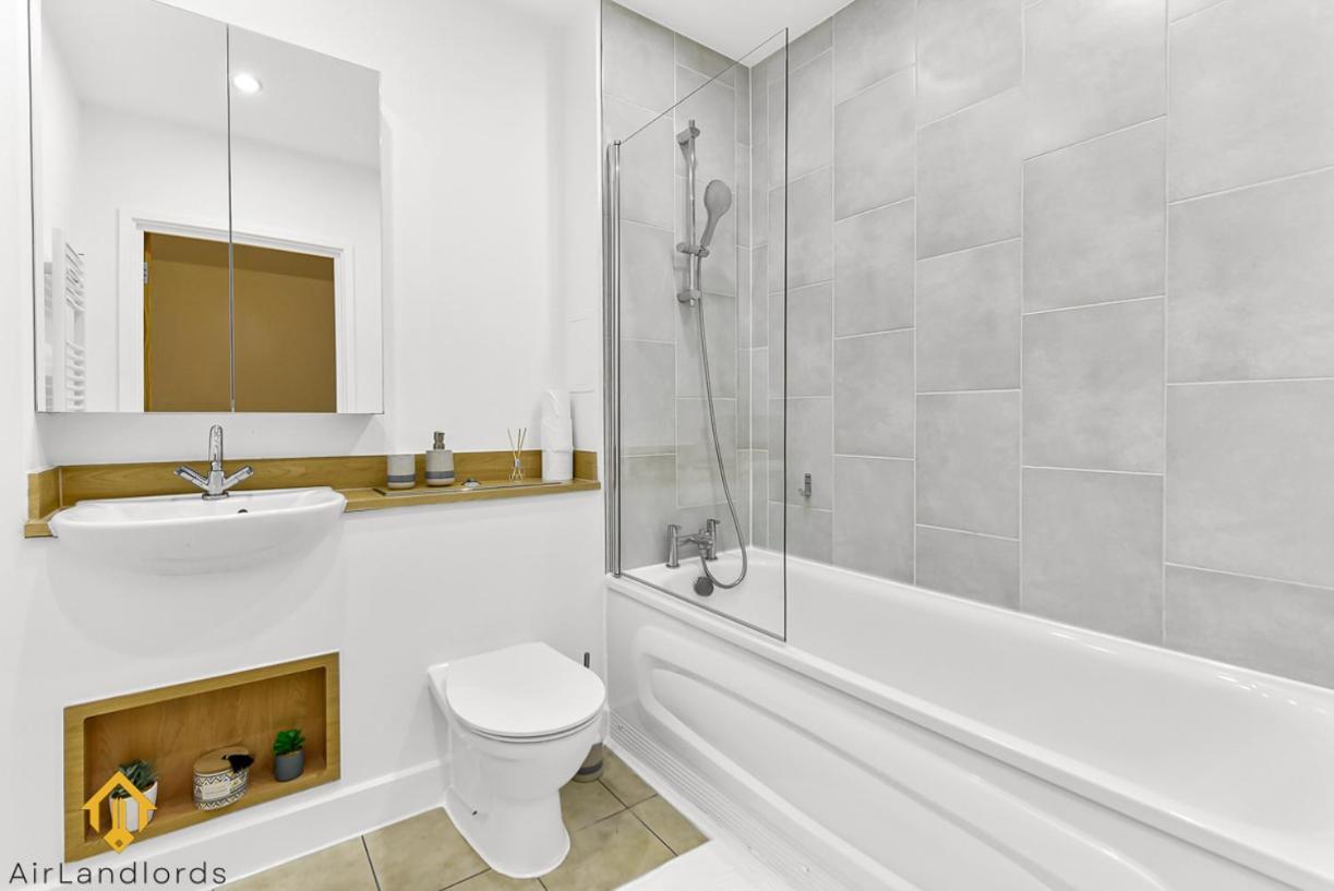 Exclusive 3 Bed 3Bath Penthouse Near Canary Wharf Londen Buitenkant foto